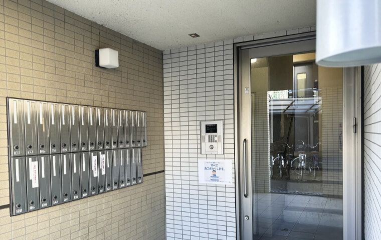寮のエントランス