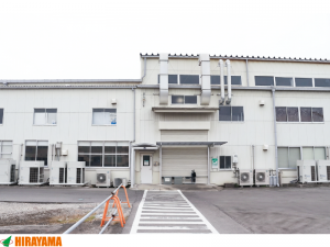 車の部品の製造スタッフ／ネジ締めなど補助作業／個室寮完備